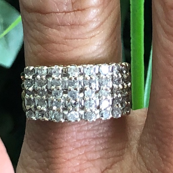 Jewelry - Vintage 10k Gold Diamond Anniversary Cocktail Ring